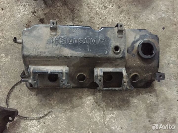 Крышка клапанная Mitsubishi Lancer 9