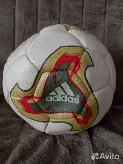 Редкий футбольный мяч Adidas Fevernova 2002 год