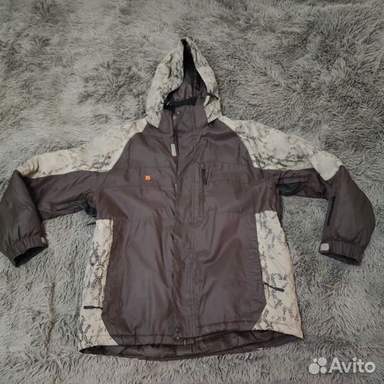 Продаю горнолыжный/сноубордический костюм, L