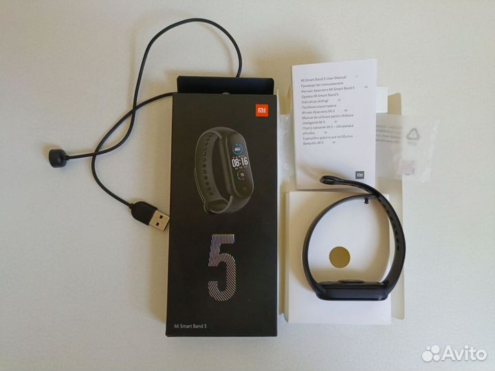 Фитнес браслет Xiaomi Mi SMART Band 5