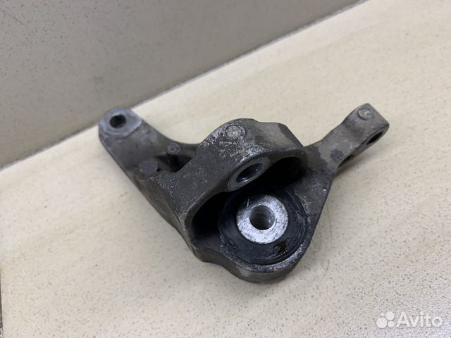 Кронштейн кпп Focus II 2008-2011