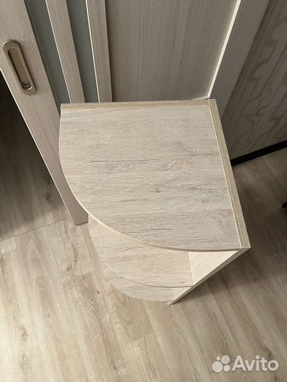 Полка угловая новая