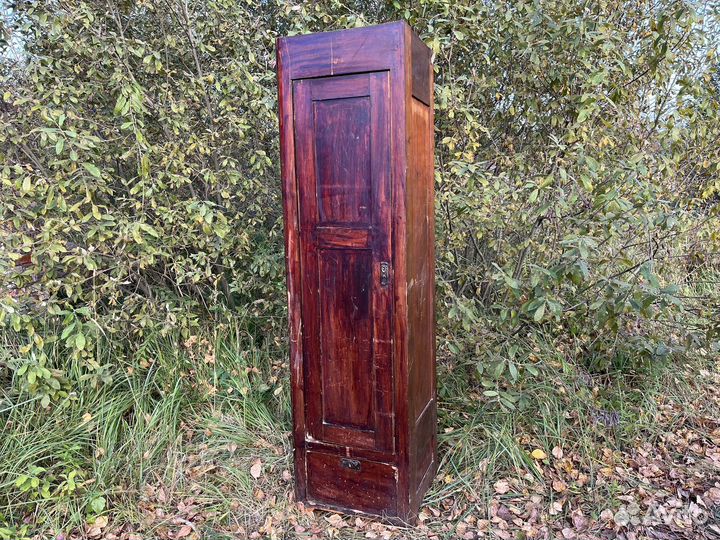 Шкаф пенал старинный