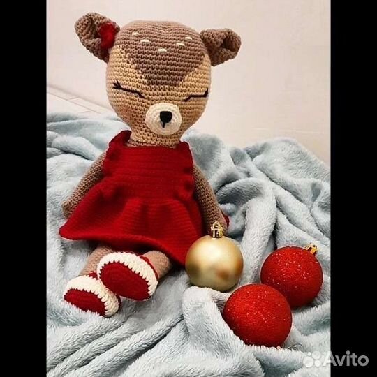 Вязаная игрушка Олененок