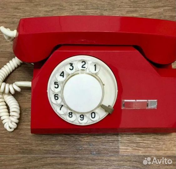 Телефонные аппараты советских времён