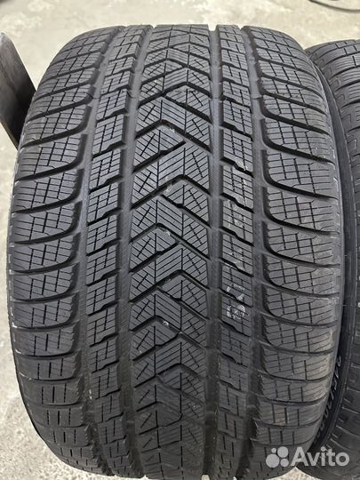 Pirelli Scorpion Winter 285/35 R22 и 315/30 R22 107V
