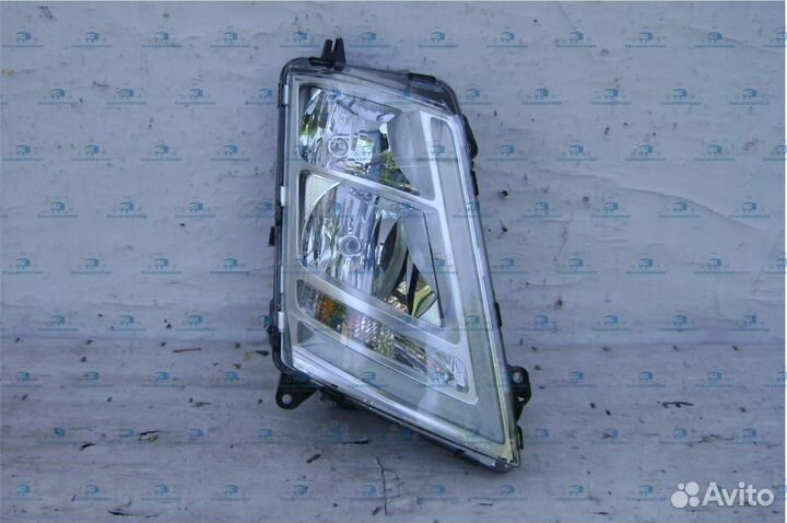 Фара на Вольво FH4 (Volvo) левая, правая