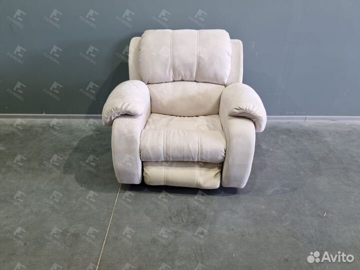 Реклайнер для салона красоты