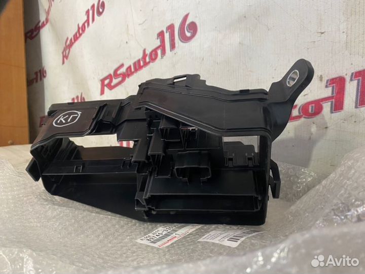 Корпус блока предохранителей Toyota Camry XV50