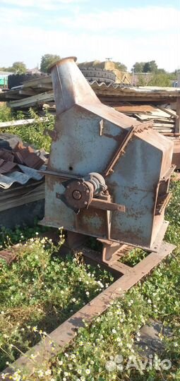 Мельница для зерна бу