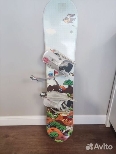 Сноуборд с креплениями и ботинками 120см 35р