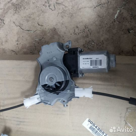 Стеклоподъемник передний Ниссан Альмера