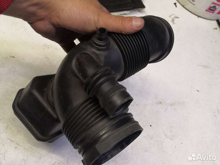 Патрубок воздушного фильтра бмв е60 е61