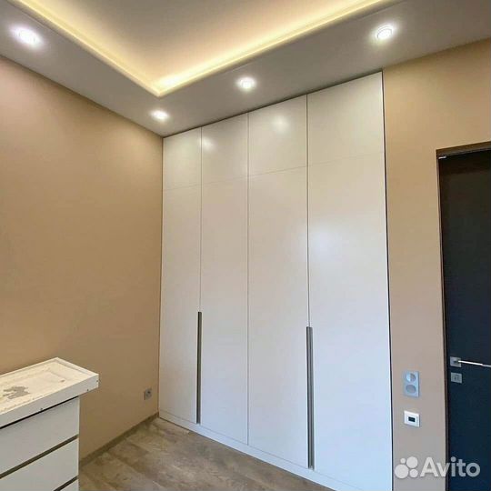 Шкаф с зеркалом