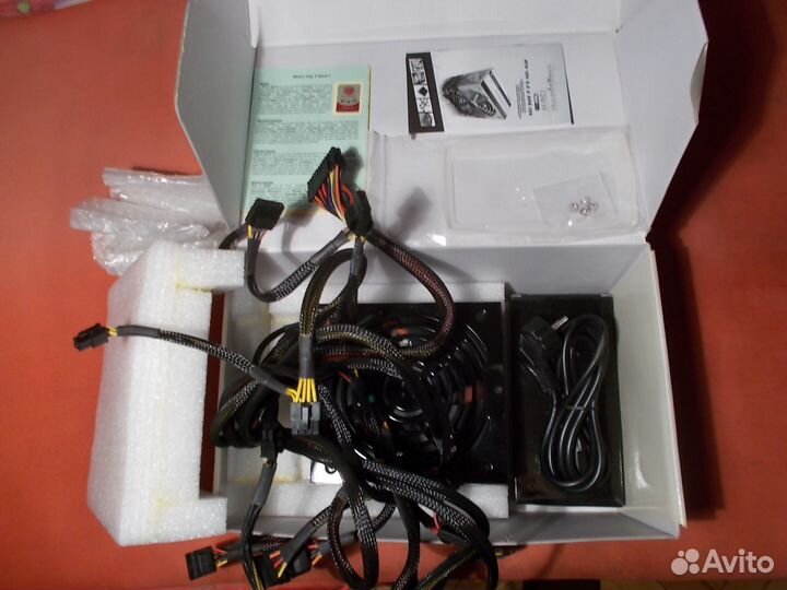 Блок питания Toughpower Thermaltake 750W