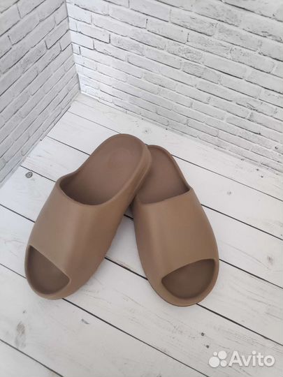 Тапочки шлепанцы в стиле adidas yeezy slide