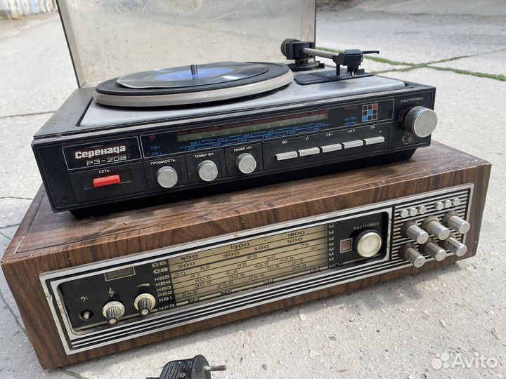 Музыкальная установка проигрыватель винила