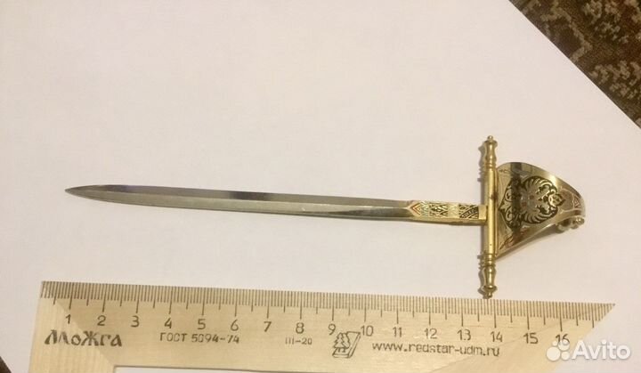 Нож для бумаги, открывашка для бутылок, щетка