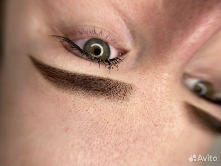 Приглашаю модель на перманентный макияж бровей