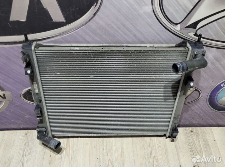 Радиатор охлаждения двигателя основной Nissan juke