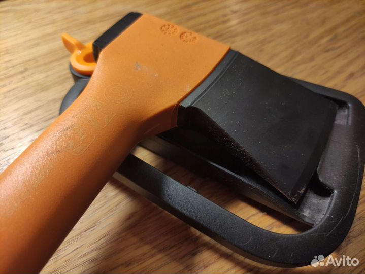 Топор fiskars x5