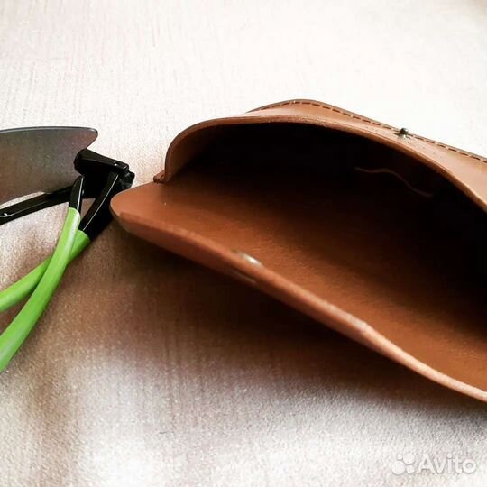 Кожаный чехол для очков