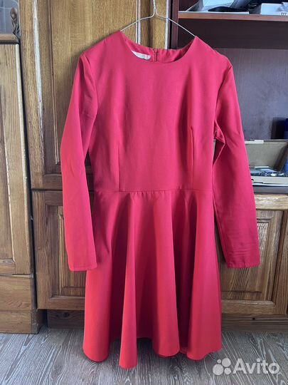 Платье красное