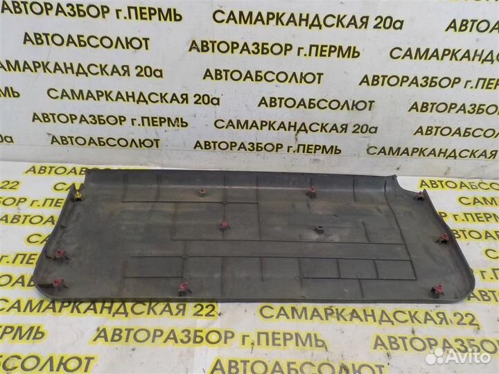 Обшивка двери багажника Suzuki Grand Vitara II 19