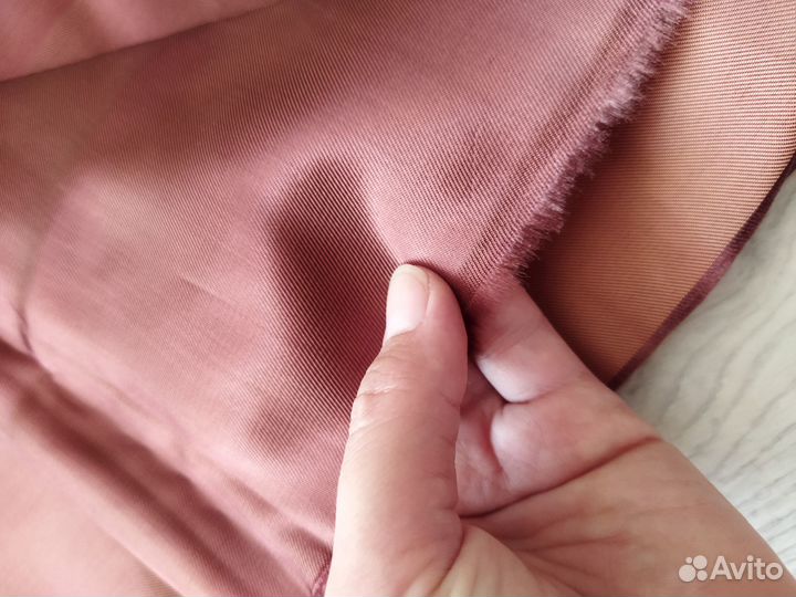 Отрезы тканей новые разные