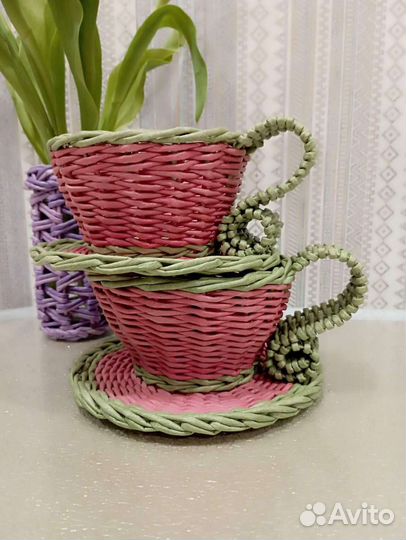 Чашка- конфетница. Ваза плетеная
