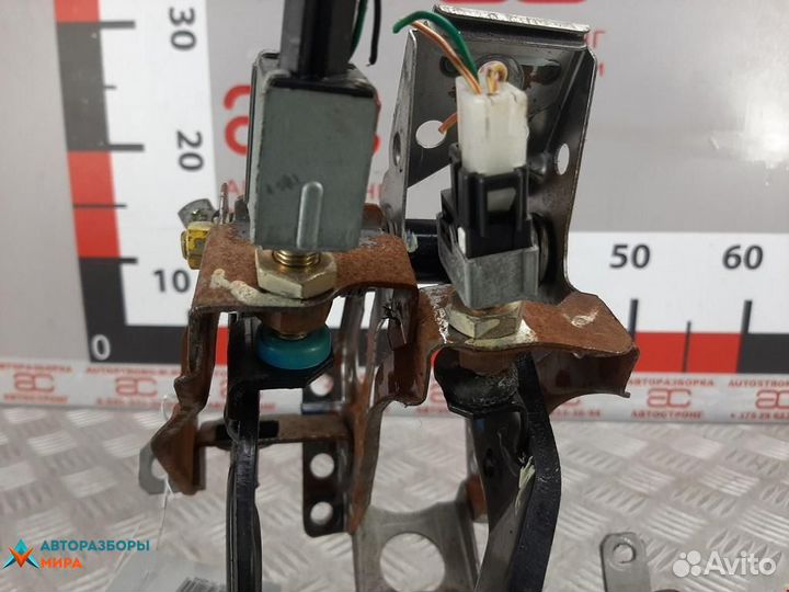 Педаль Mazda Demio DW 1998 DB0243030E