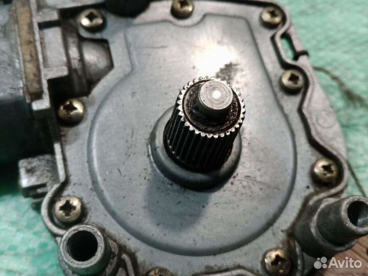 Мотор стеклоподъемника передний Audi A6 C4