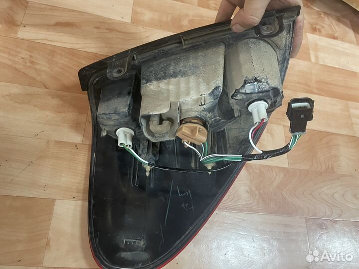 Продам заднюю правую фару L200