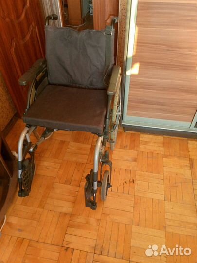 Инвалидная коляска