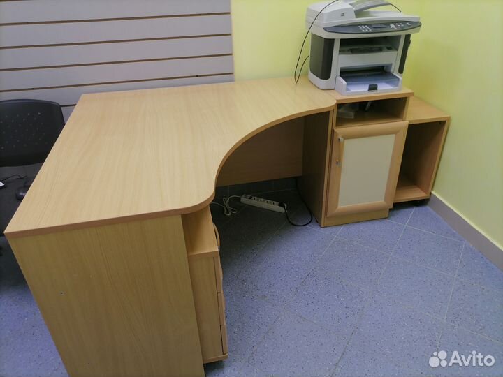 Продаётся офисная мебель