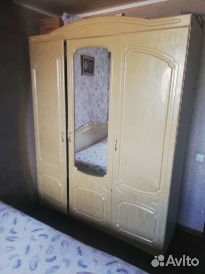 Шкаф, кровать