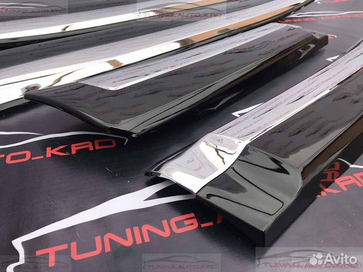 Молдинги дверей Toyota Land Cruiser 200 Q9542