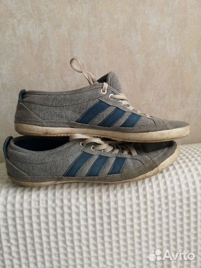 Кроссовки Adidas, Nike