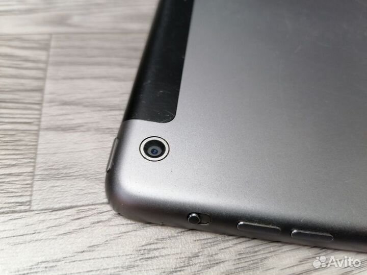 9.7 Планшет Apple iPad Air+Cellular (MD791) 16 Гб