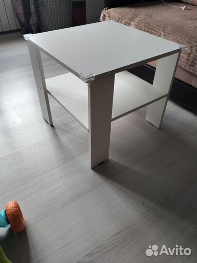 Журнальный столик