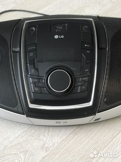 Музыкальный центр