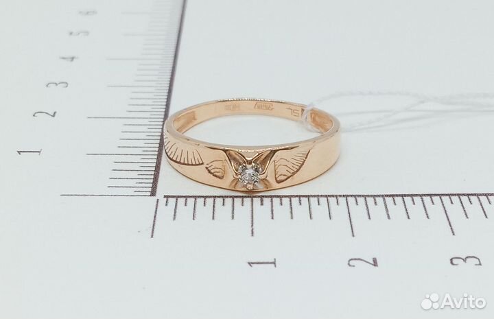 Золотое кольцо с камнем 18р