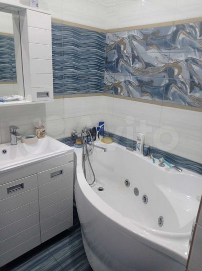 2-к. квартира, 61 м², 2/2 эт.