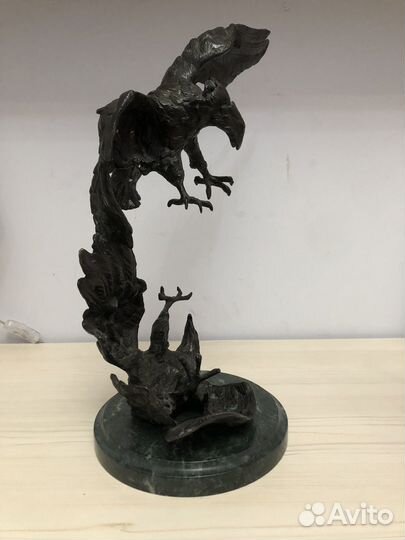 Статуэтка Орлов