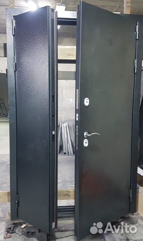 Дверь широкая двустворчатая не стандартная входная