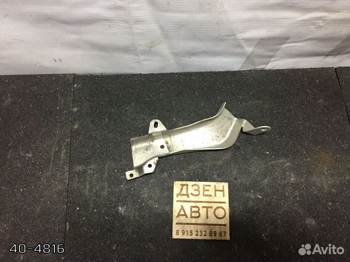 Защита топливных трубок Audi A6 C6