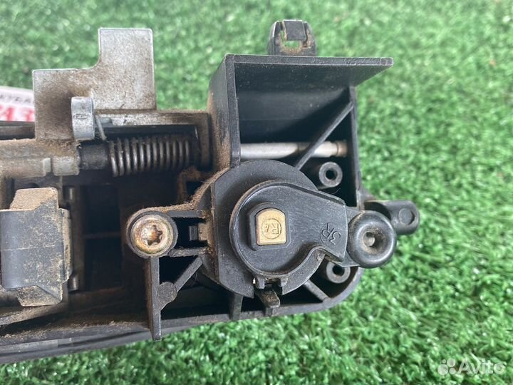 Ручка внешняя передней правой двери Ford Focus 1