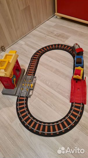 Дорога с поездом.железная дорога