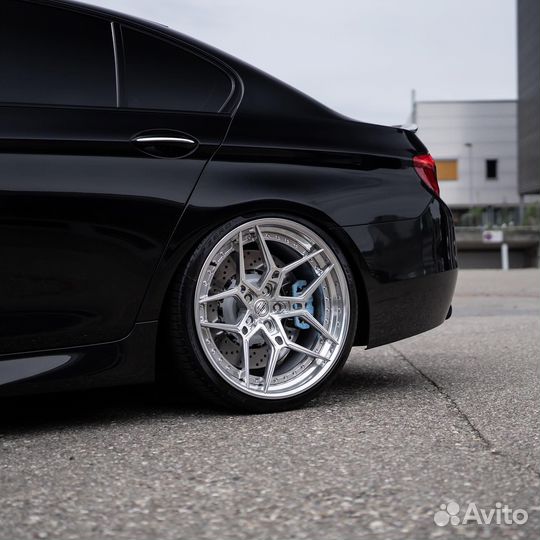 Кованые диски R21 GT Performance на BMW M5 M8