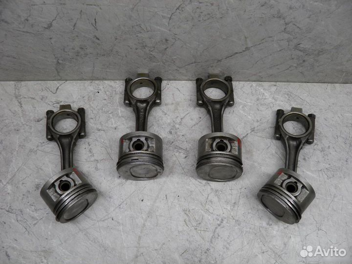 Поршень с шатуном Skoda Felicia Favorit 1.3